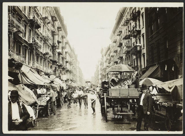 Pushcart Markets, New York from the 1900s (5).jpg