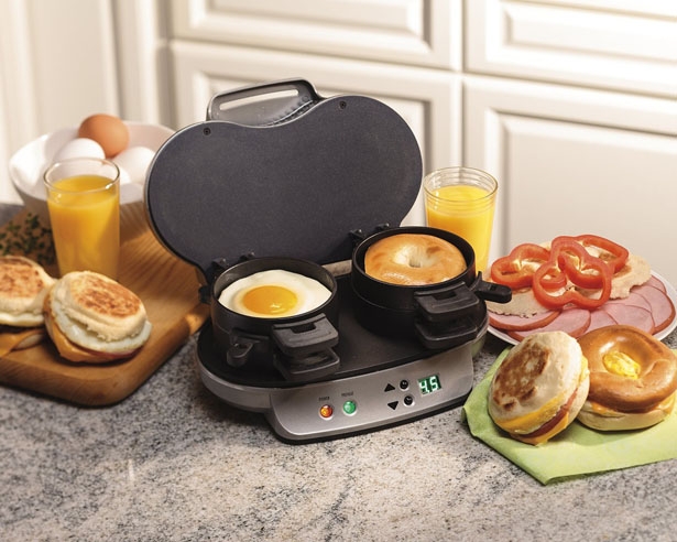 hamilton-beach-25490a-dual-breakfast-sandwich-maker1.jpg