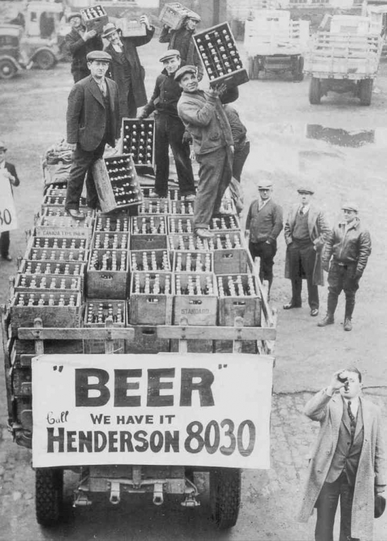 A+thirsty+Clevelander+takes+a+deep+gulp+of+beer+with+the+end+of+Prohibition+in+1933[1].jpg