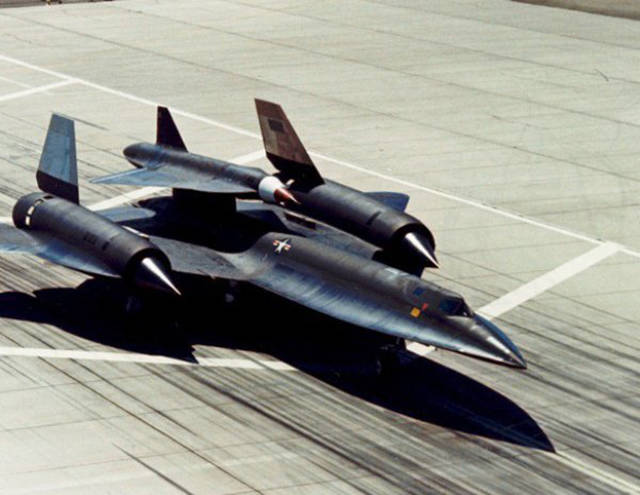 what_was_on_the_back_of_sr71_blackbird_640_07.jpg