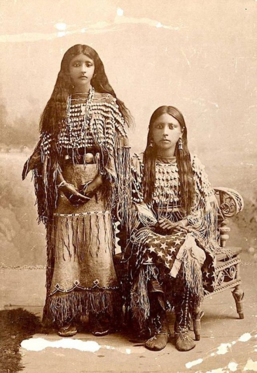 Native+American+Teen+Girls+from+between+the+1870s-90s+%286%29.jpg