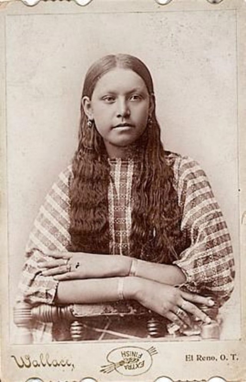 Native+American+Teen+Girls+from+between+the+1870s-90s+%2814%29.jpg