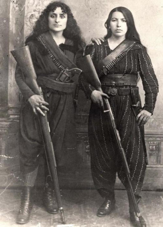 Two+Armenian+women+pose+with+their+rifles+before+going+to+war+against+the+Ottomans%252C+1895[1].jpg