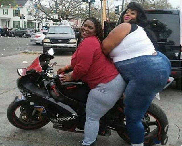 girls_wanna_take_you_for_a_hot_ride_640_19[1].jpg