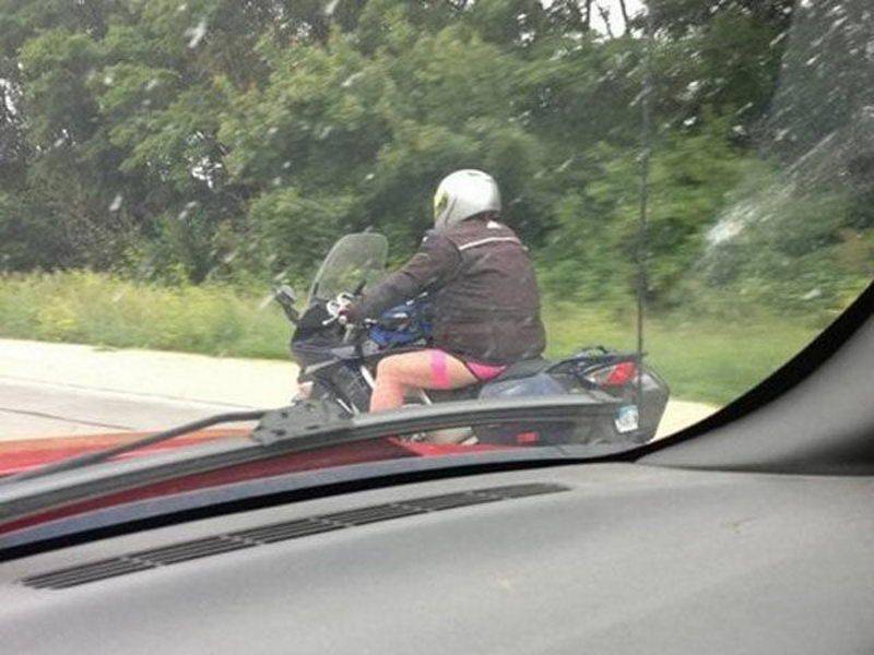 world_is_full_of_strange_and_weird_people_06[1].jpg