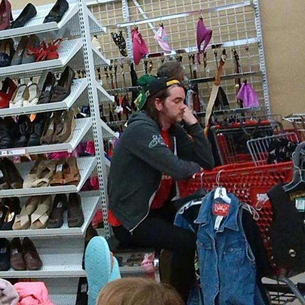 men_who_know_the_pain_of_shopping_640_27.jpg