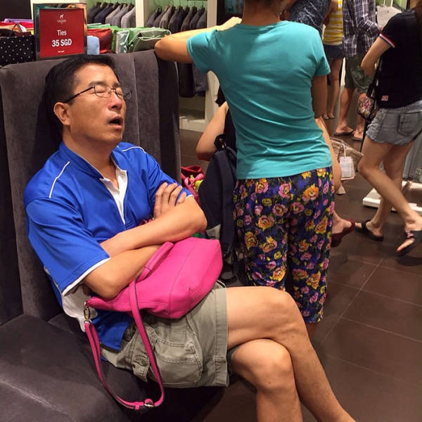 men_who_know_the_pain_of_shopping_640_38.jpg
