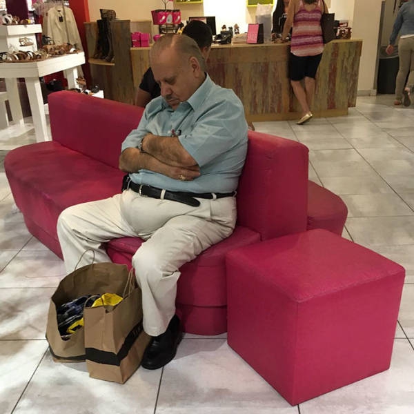 men_who_know_the_pain_of_shopping_640_45.jpg