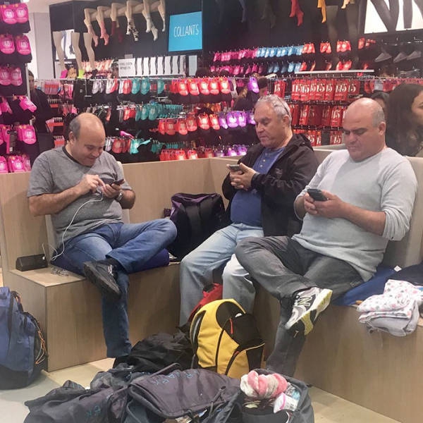 men_who_know_the_pain_of_shopping_640_47.jpg