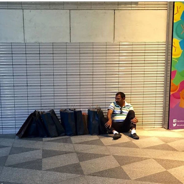 men_who_know_the_pain_of_shopping_640_48.jpg