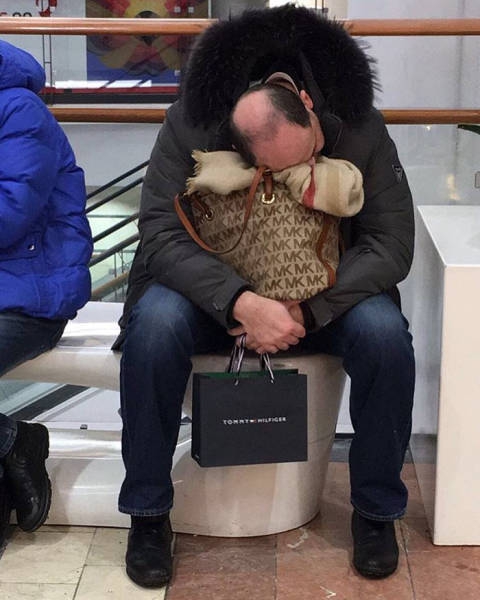 men_who_know_the_pain_of_shopping_640_55.jpg