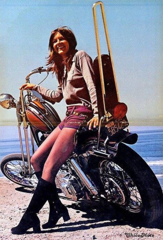 hot-pants-motorcycles-15.jpg