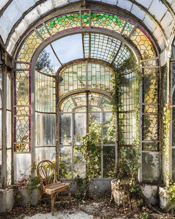 abandoned_stuff_that_still_looks_cool_640_high_06.jpg