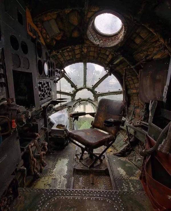 abandoned_stuff_that_still_looks_cool_640_high_19.jpg