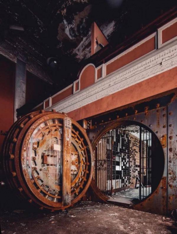 abandoned_stuff_that_still_looks_cool_640_high_26.jpg