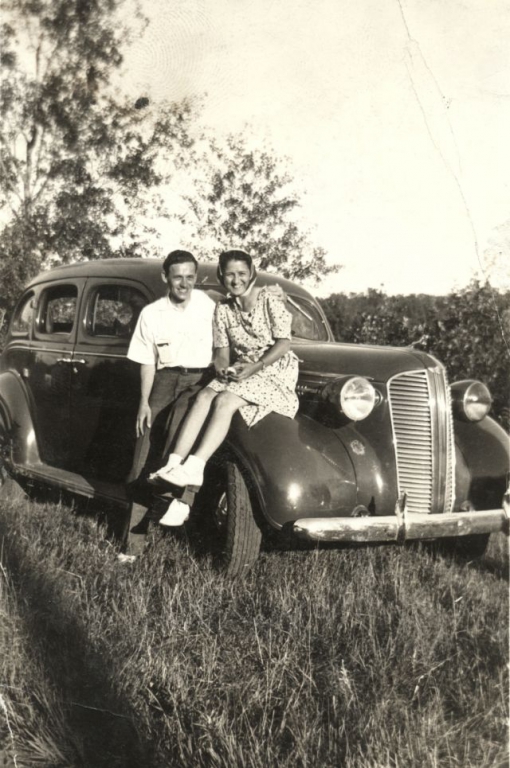 vintage-couples-with-cars-34.jpg