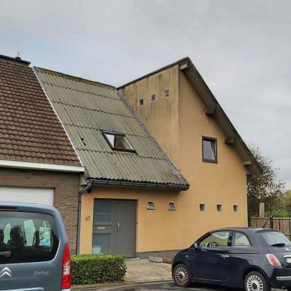 guy_shows_belgiums_ugliest_houses_and_why_is_there_so_many_of_them_640_09.jpg