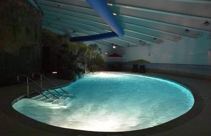 this_bunker_is_the_perfect_place_to_live_in_during_the_end_of_the_world_for_just_15_million-13.jpg