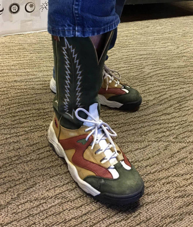 the_thing_that_shouldve_never_existed_cowboy_boot_sneakers_640_high_04[1].jpg