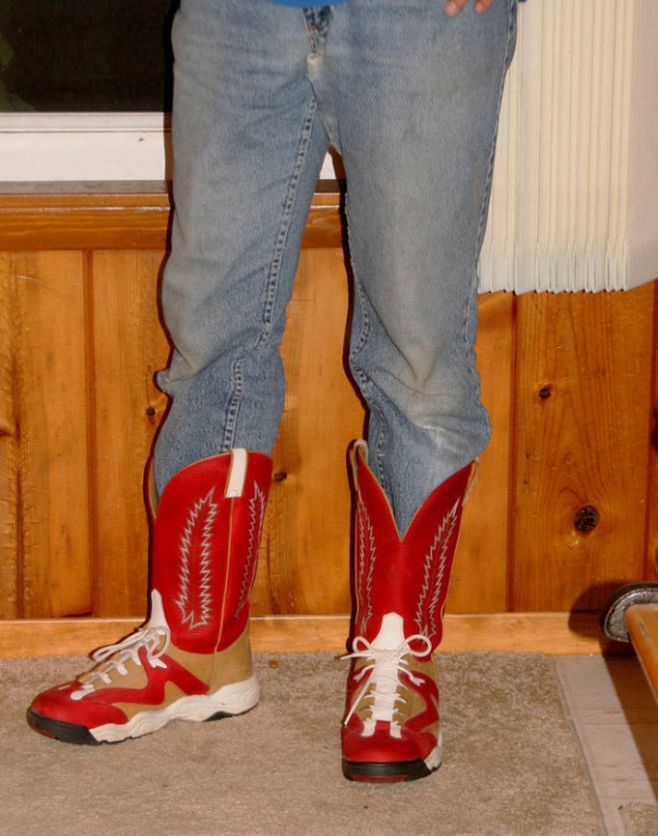 the_thing_that_shouldve_never_existed_cowboy_boot_sneakers_640_high_09[1].jpg