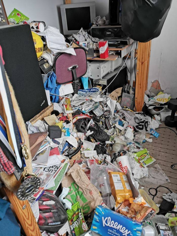 uks_messiest_bedrooms_are_not_a_pretty_sight-1.jpg
