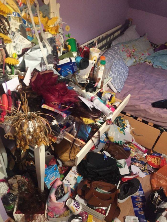 uks_messiest_bedrooms_are_not_a_pretty_sight-2.jpg