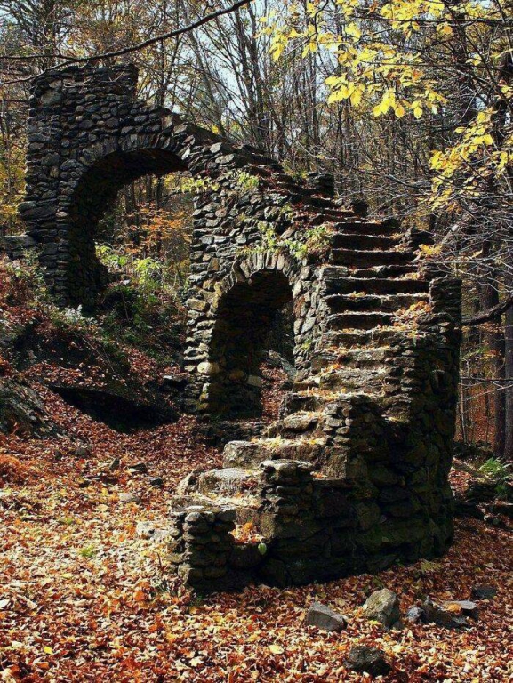 creepy_and_majestic_photos_of_abandoned_places_640_high_08[1].jpg