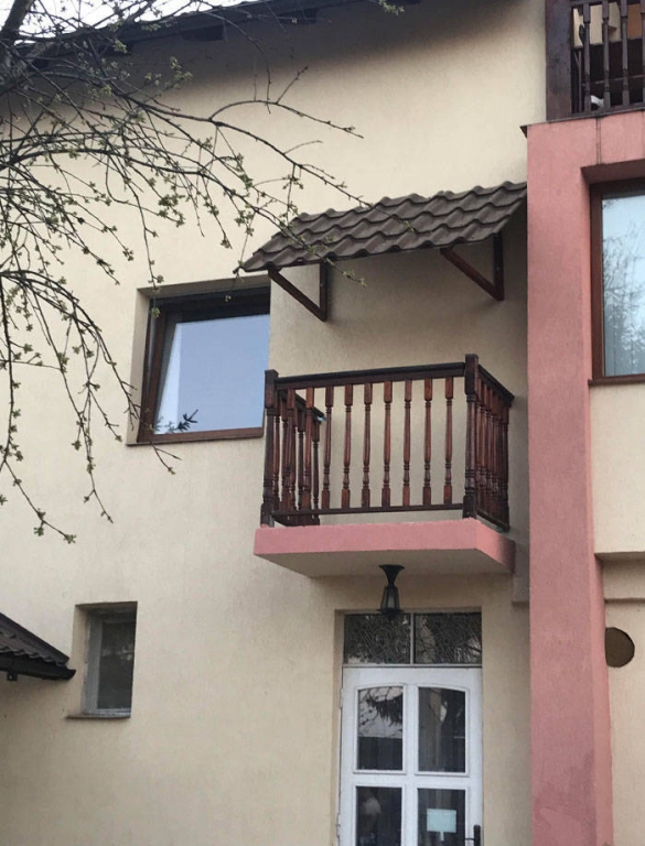 these_are_some_weird_balcony_designs_640_high_45[1].jpg