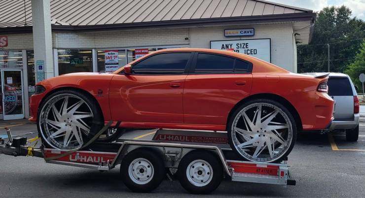 there_are_some_really_weird_cars_in_here-5[1].jpg