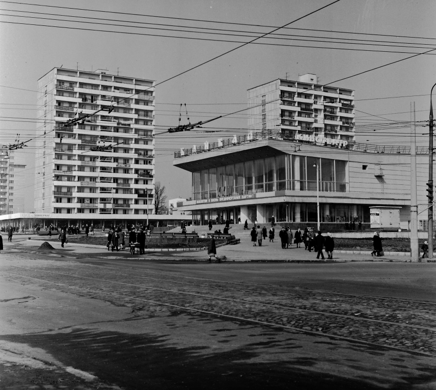 150579 Кинотеатр «Байкал» весной 72-го.jpg