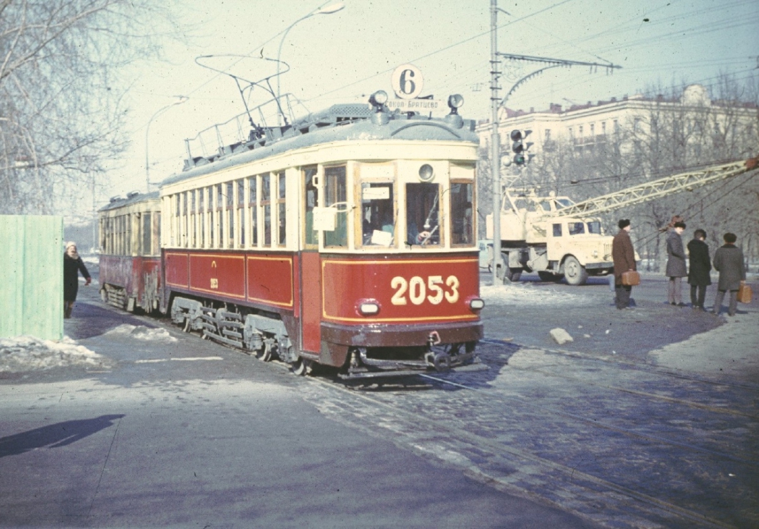 1284388 Трамвай на Ленинградском проспекте.jpg