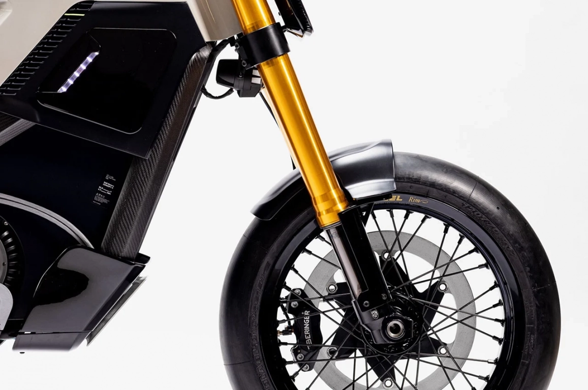 DAB-Concept-E-Electric-Motorcycle_Outercraft-14.webp