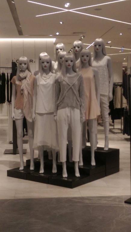 these_mannequins_are_totally_realistic-12.jpg
