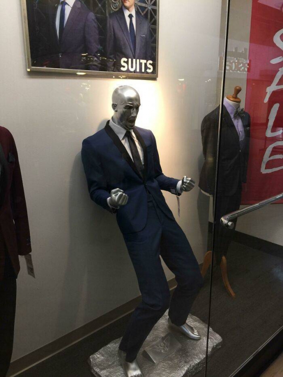these_mannequins_are_totally_realistic-13.jpg