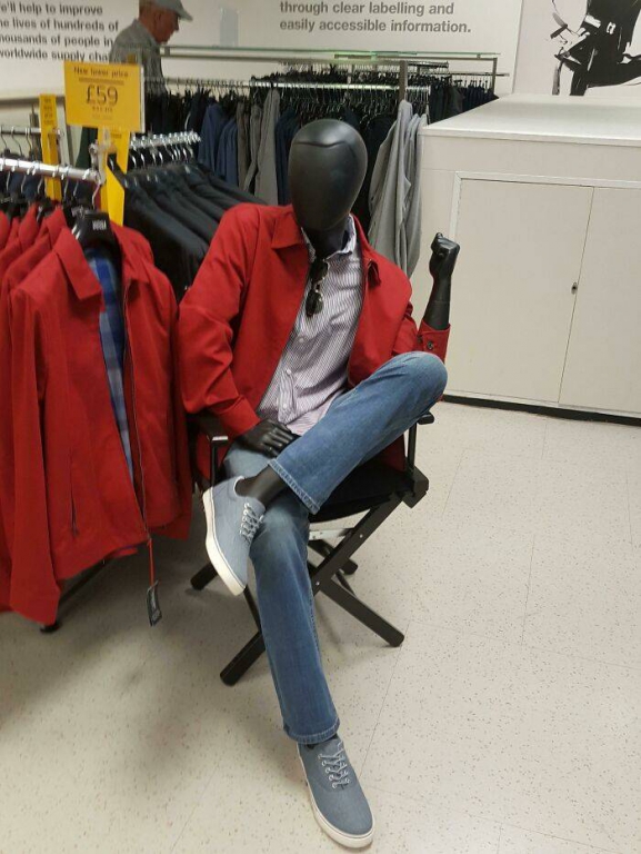 these_mannequins_are_totally_realistic-20.jpg