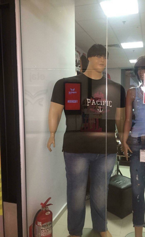 these_mannequins_are_totally_realistic-40.jpg