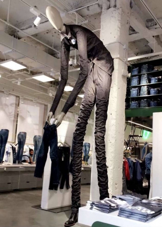 these_mannequins_are_totally_realistic-9.jpg