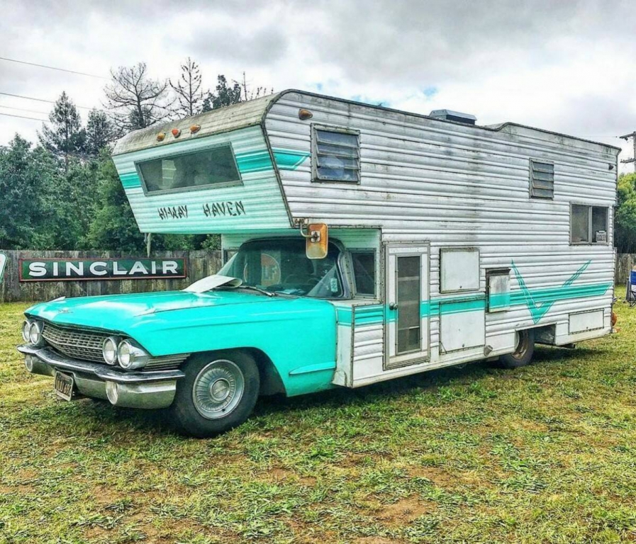 these_are_not_your_normal_cars_18[1].jpg