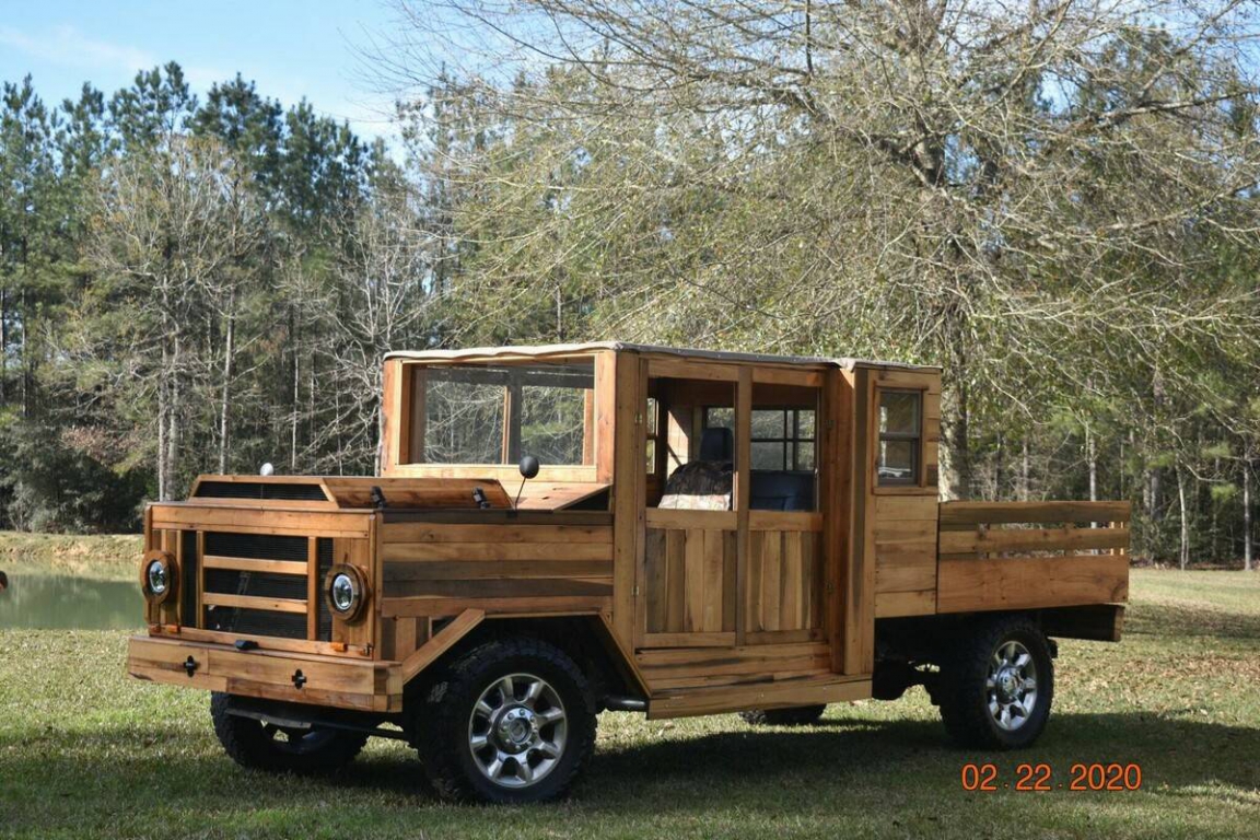 these_are_not_your_normal_cars_12[1].jpg