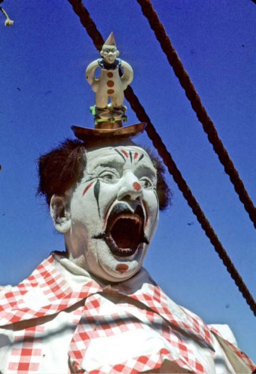 circus-clowns-1940s-1950s-27.jpg