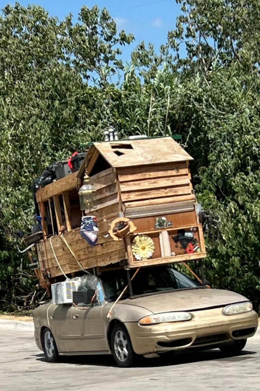 all_sorts_of_crazy_vehicles_are_here_40[1].jpg