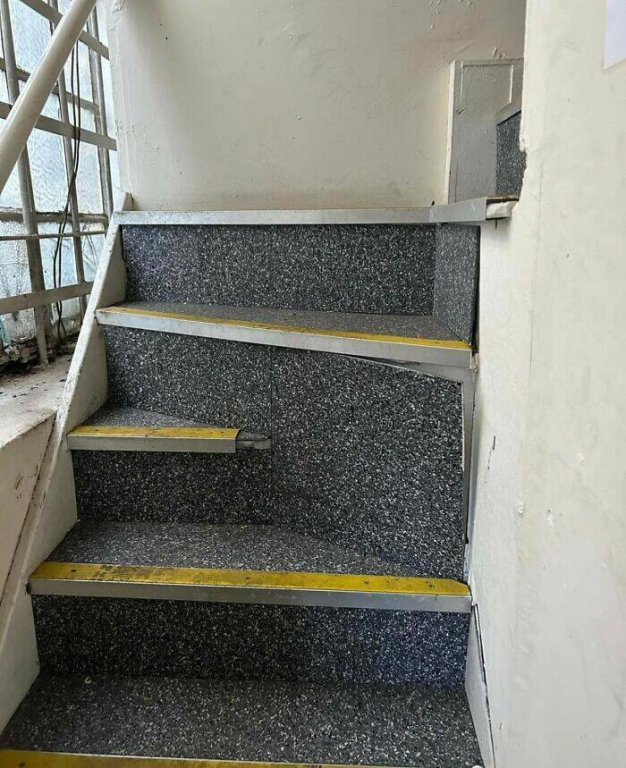 stairways_to_hell_640_high_27[1].jpg