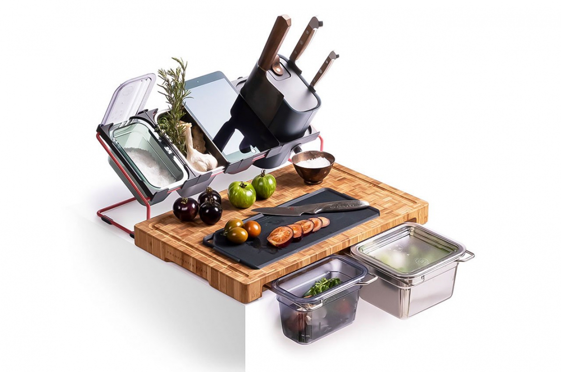 07_Kitchen-Appliances_Gift-Guide_Frankfurter-Brett-Chopping-Board[1].jpg