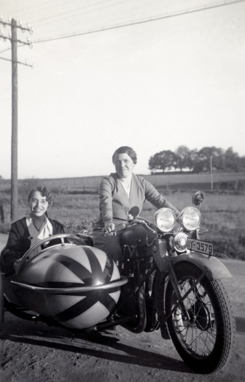 vintage-female-motorcycle-riders-24.jpeg