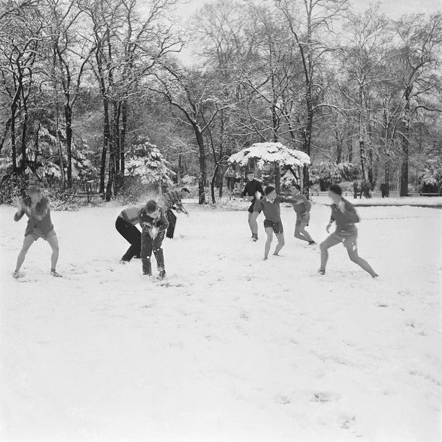 paris-winter-1950s-13.jpg