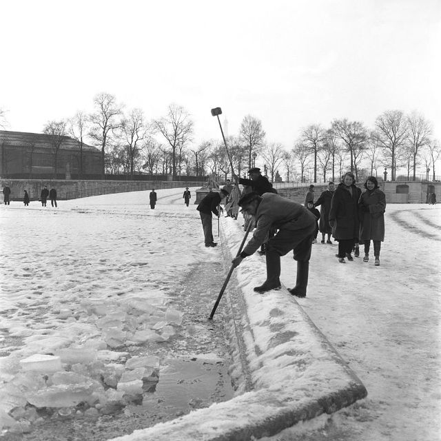 paris-winter-1950s-19.jpg