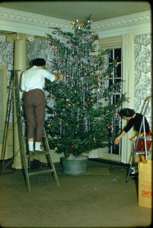 vintage-christmas-tree-decoration-14.jpeg