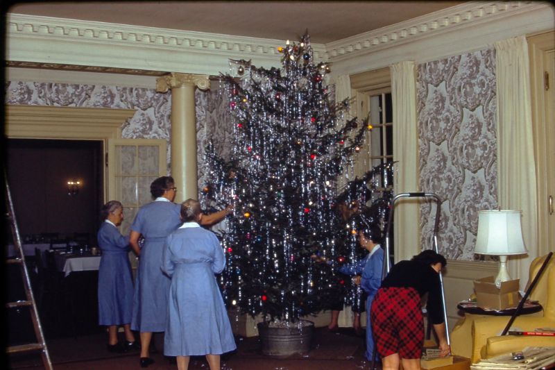 vintage-christmas-tree-decoration-17.jpeg