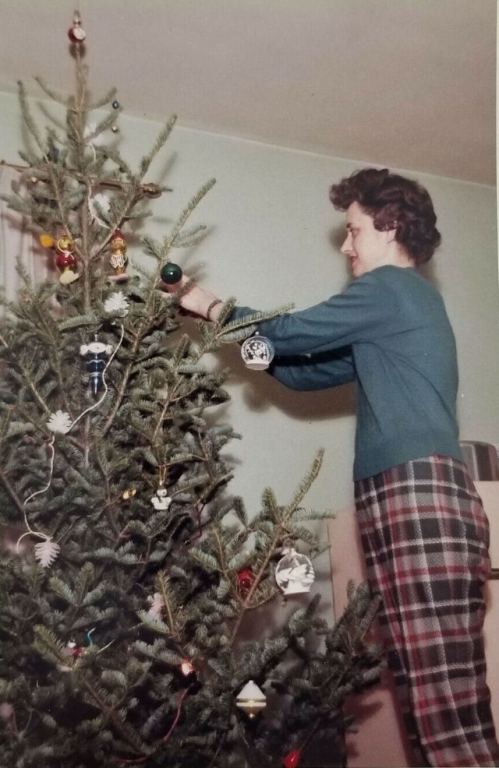 vintage-christmas-tree-decoration-23.jpeg