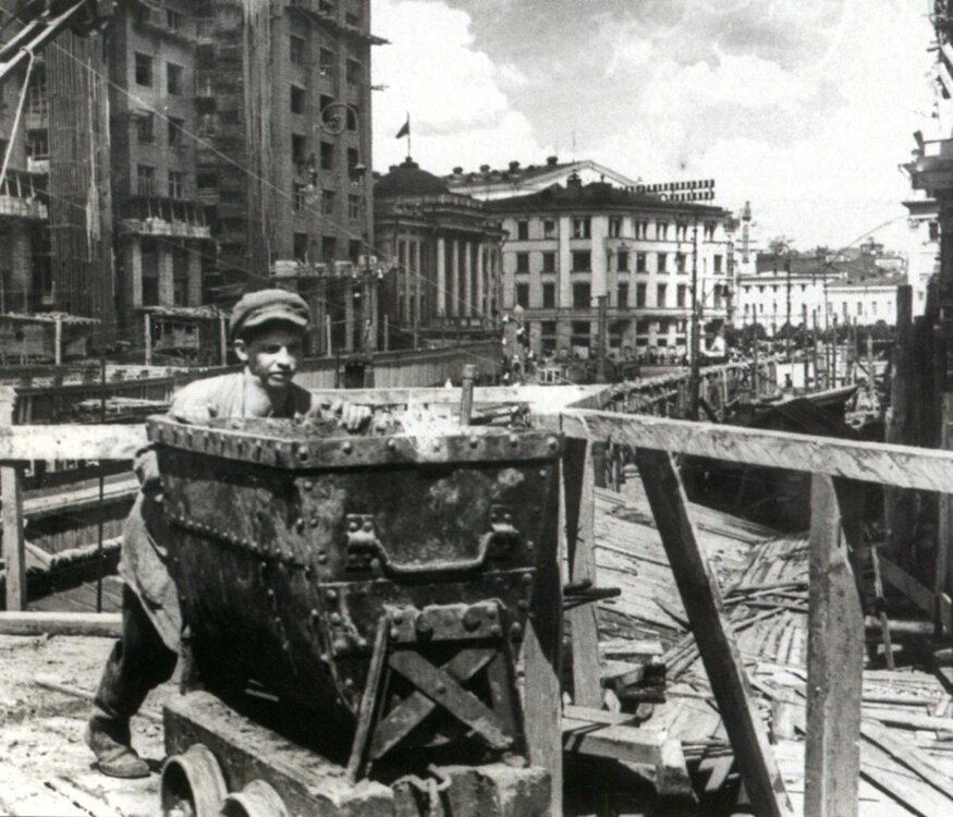 81990 Строительство метро.jpg